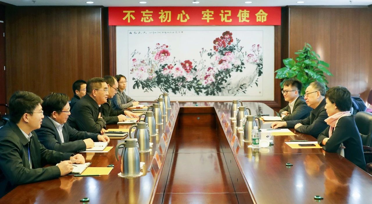 姜仁鋒會見中國國新黨委委員、總會計師劉學(xué)詩 